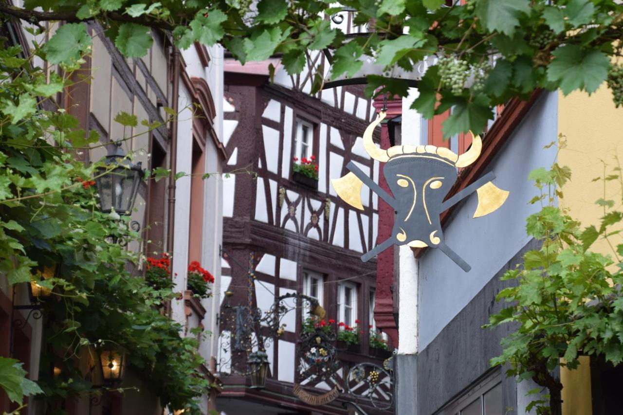 The Wine Cellar In The Old Gemeinde House Brauneberg Exterior foto